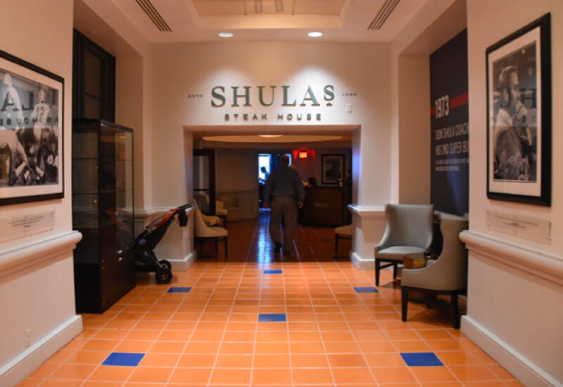 Shulas-Steakhouse-02